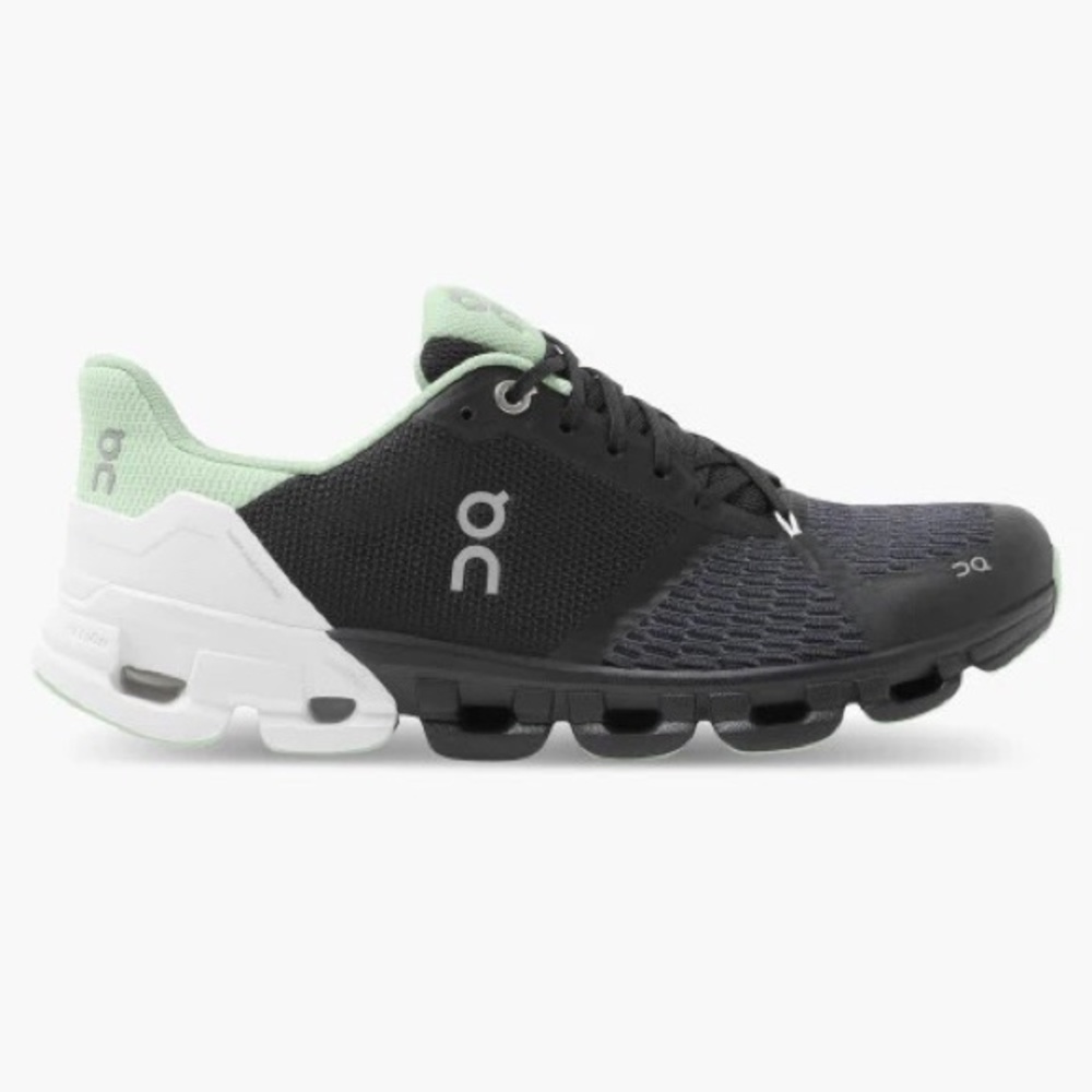 Women’s On Cloud Cloud flyer running shoes